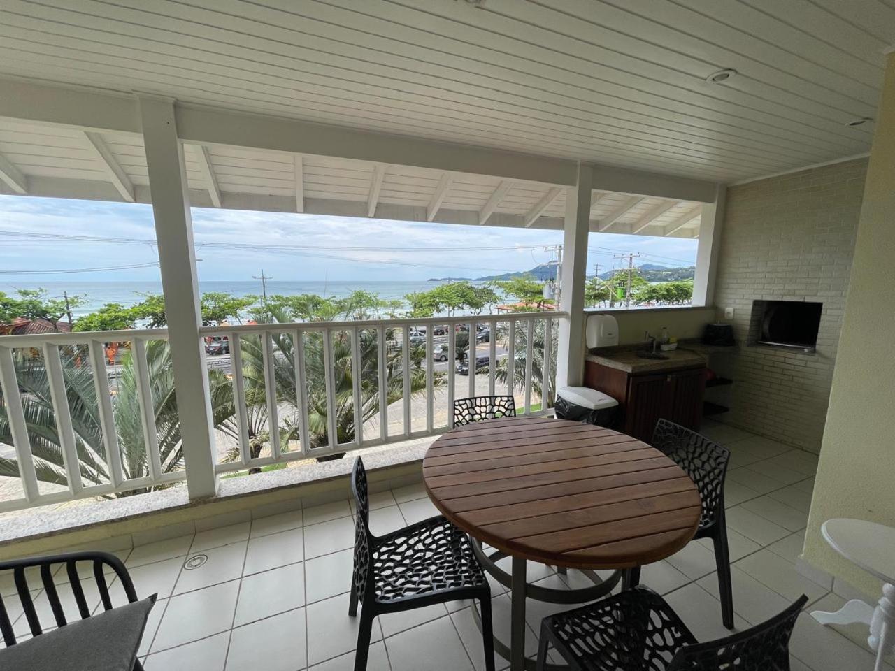 Apartamento Frente Mar Ubatuba Praia Grande Bagian luar foto